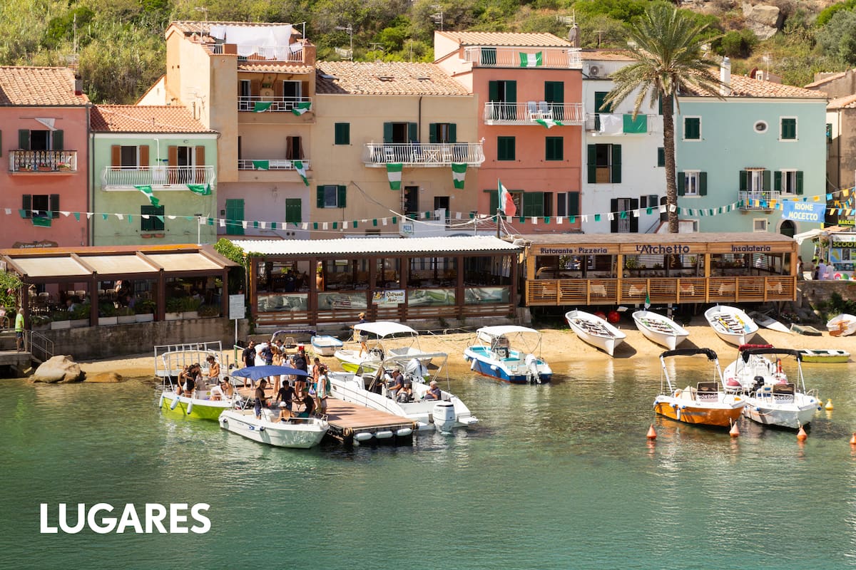 El puerto de la isla de Giglio, sobre el Tirreno