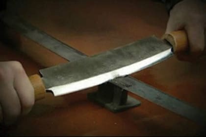El pulido le brinda un filo excelente al sable japonés