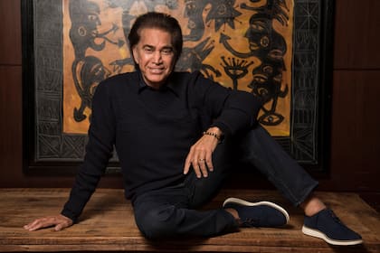 "Tenía tanta tristeza, que empecé a buscar comediantes por internet y empecé a distenderme, a aflojarme, porque la risa es un remedio para el alma", cuenta José Luis Rodríguez, al rememorar su recuperación
