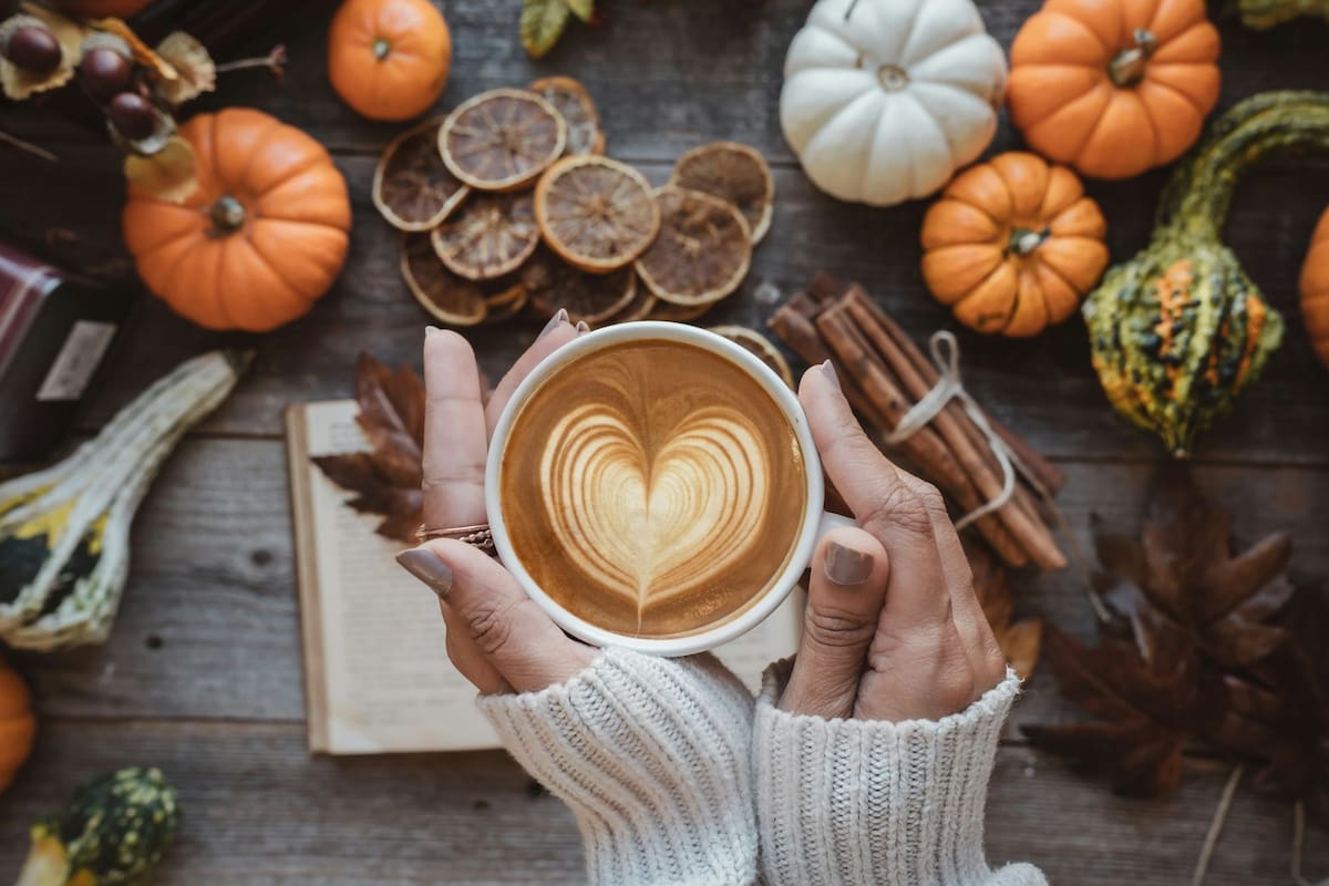 El pumpkin spice es una preparación popular en Estados Unidos típica en otoño (Unsplash/Prchi Palwe)
