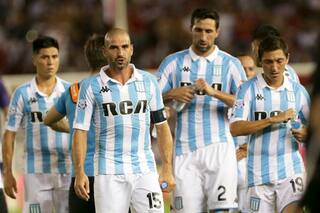 El análisis de Racing: del 4-1-3-2 al 3-5-2, pero sin presionar al lanzador