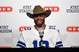 Dak Prescott tiene todos los récords de pase de los Cowboys; ahora solo importan victorias