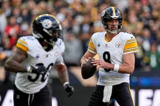 Rodgers lanza pase de TD en París y Steelers vencen 16-10 a Saints en debut de NFL en Francia