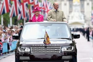 El Range Rover State Review híbrido y descapotable fue fabricado especialmente para la celebración del 90 cumpleaños de la reina en 2016