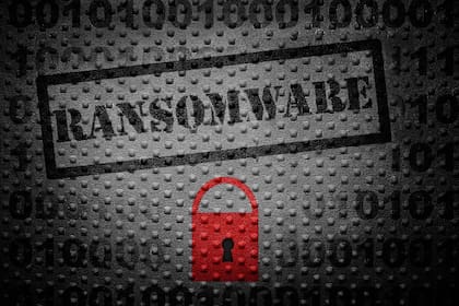 El ransomware es un tipo de software malicioso que encripta datos de una computadora y exige un pago para descifrarlos; una nueva versión, NetWalker, también hace una copia para extorsionar a sus dueños