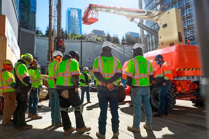 El rascacielos de lujo Millennium Tower, que con sus 58 pisos es el edificio residencial más alto de San Francisco, se inclinó más de 43 centímetros hacia el oeste desde su inauguración