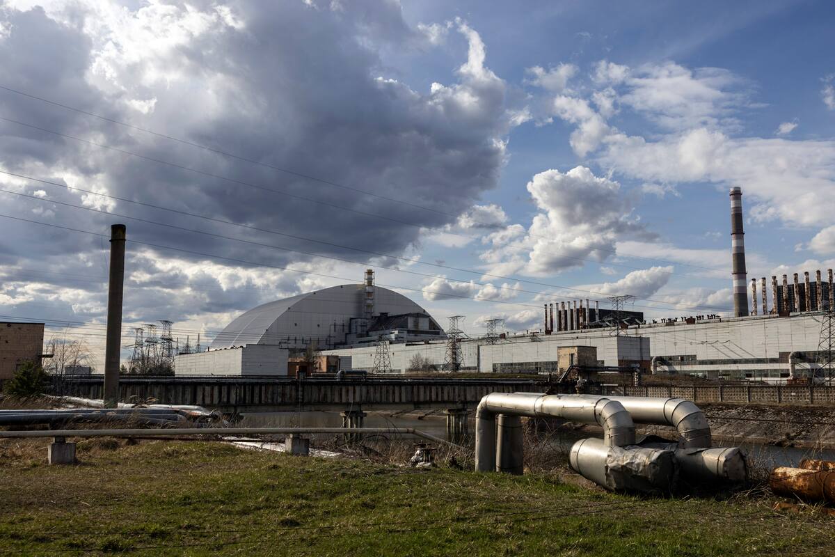 El reactor número 4 ahora sellado en Chernobyl, que explotó en 1986, el jueves 7 de abril de 2022