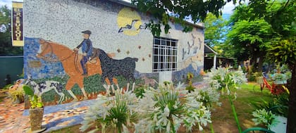 El Rebusque, el alojamiento que crearon para darle vida al pueblo.