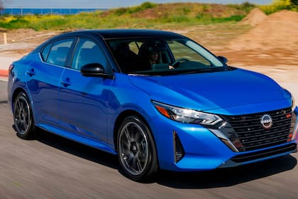 El "recall" de la empresa japonesa es para el Nissan Sentra de los años 2020 y 2022