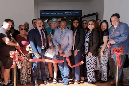 El recaudador de impuestos del condado de Miami-Dade inaugura la última oficina del DMV en Northside y marca la finalización de una transición histórica de un año