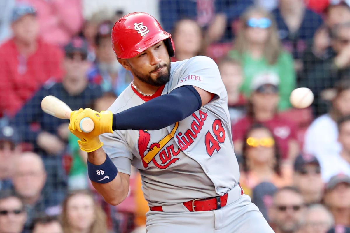 El receptor de Cardenales Iván Herrera estará fuera cuatro semanas por una contusión ósea