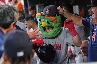 Jonrón de tres carreras de Rutschman impulsa a los Medias Rojas por 5-2 ante Angelinos