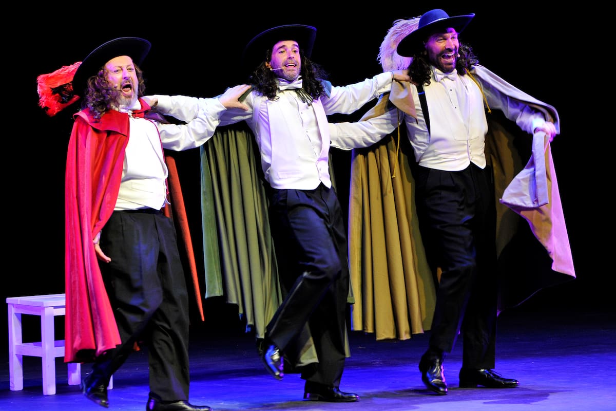 El reciente estreno de Los mosqueteros del rey logró desplazar al segundo lugar como el espectáculo con más público de la semana pasada a Tootsie