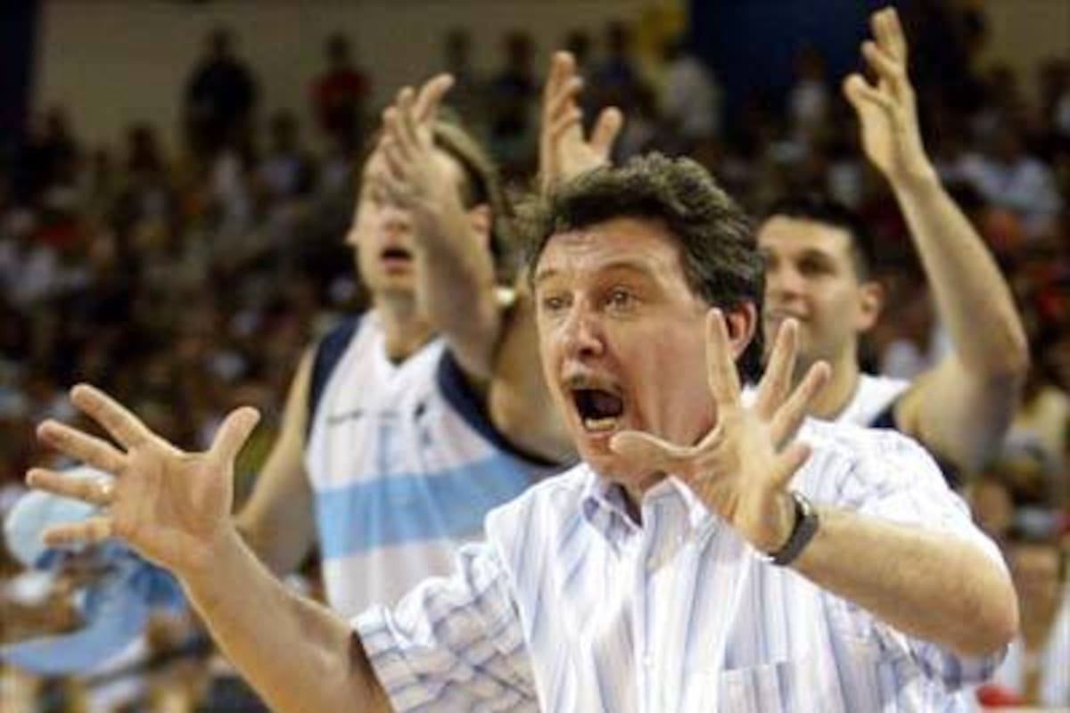 El reclamo airado de Magnano; el DT vibró como nunca el final del partido