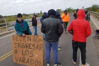 El reclamo de los formoseños en uno de los puentos fronterizos