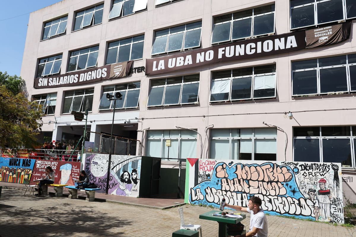 El reclamo por la actualización de los salarios del personal docente y no docente universitario continúa