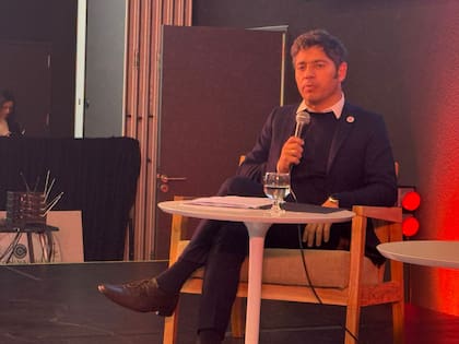 El reclamo se extendió también a la red vial nacional: “Las rutas nacionales están todas paradas. Nosotros seguimos con las provinciales, con los caminos rurales, pero no podemos tapar los baches de las rutas nacionales"