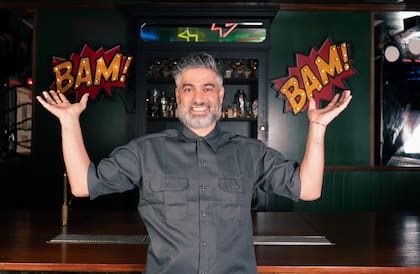 El reconocido bartender Diego Cabrera, de Salmón Gurú