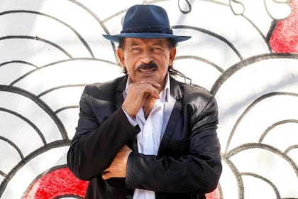 El reconocido cantante de música tropical habló de poliamor y su numerosa familia