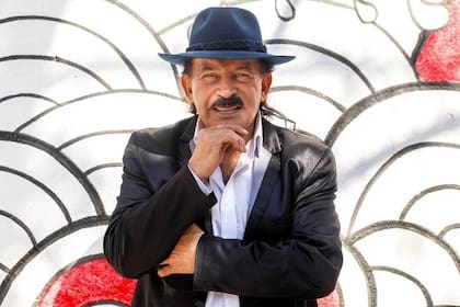 El reconocido cantante de música tropical habló de poliamor y su numerosa familia