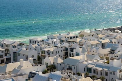 El recorrido de la carretera 30A de Florida se puede hacer en bicicleta o vehículos de motor