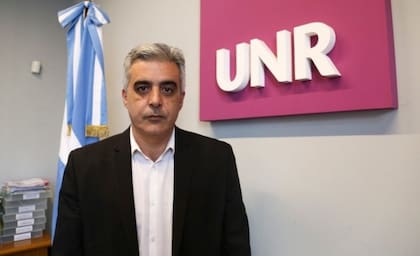 El rector de la Universidad Nacional de Rosario, Franco Bertolacci, fue elegido hoy nuevo presidente del CIN