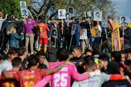 El recuerdo de los jugadores de Villa Española a los desaparecidos durante la dictadura uruguaya