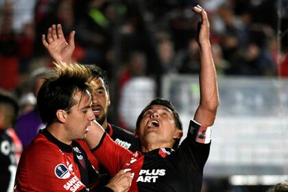 El recuerdo del Pulga Rodríguez para su padre, cuando anotó el gol para Colón