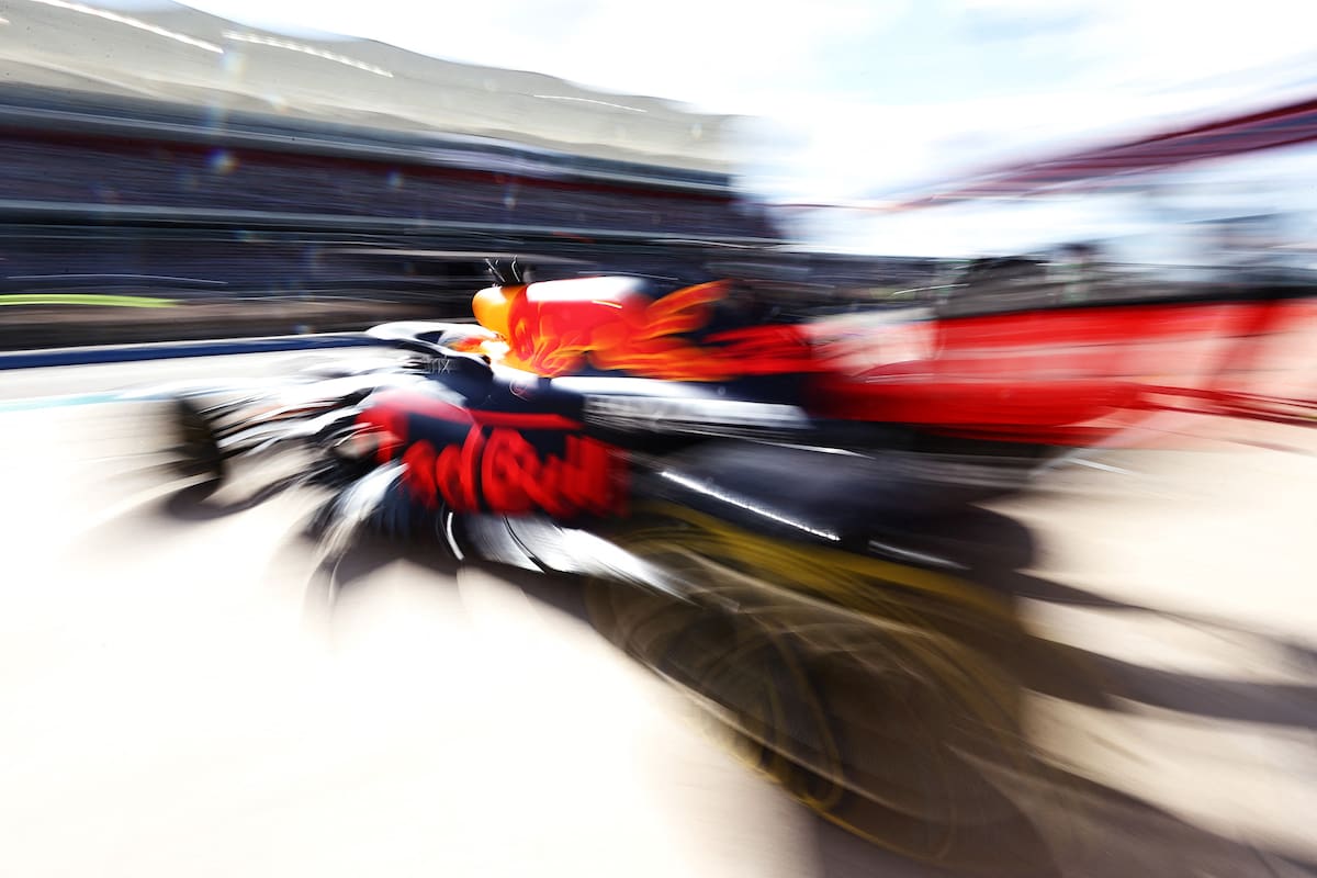 El Red Bull de Max Verstappen fue superado por el Mercedes de Hamilton en una curva de Austin donde el neerlandés no lo esperaba y Mad Max se enojó; tercer encontronazo entre ambos en la temporada, en el marco del Gran Premio de Estados Unidos.
