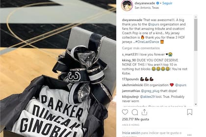 El regalo de Spurs en las manos de Gregg Popovich para Dwyane Wade