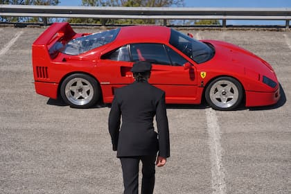 El registro audiovisual concluye con el primer arranque del F40 restaurado