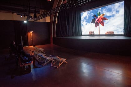 El registro de Dismaland, en pantalla gigante