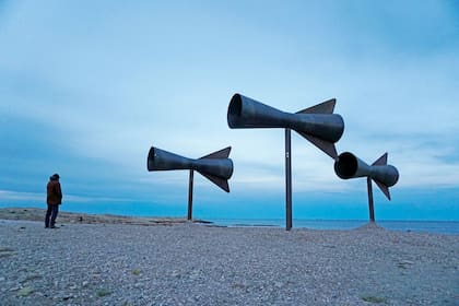 El registro de Misterios, intervención realizada en Bahía Bustamante para Bienalsur 2017, se proyectó en Suiza como parte de la actual edición de la bienal