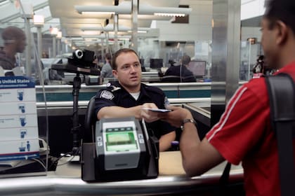 El registro debe verificarse después de cada ingreso al país norteamericano