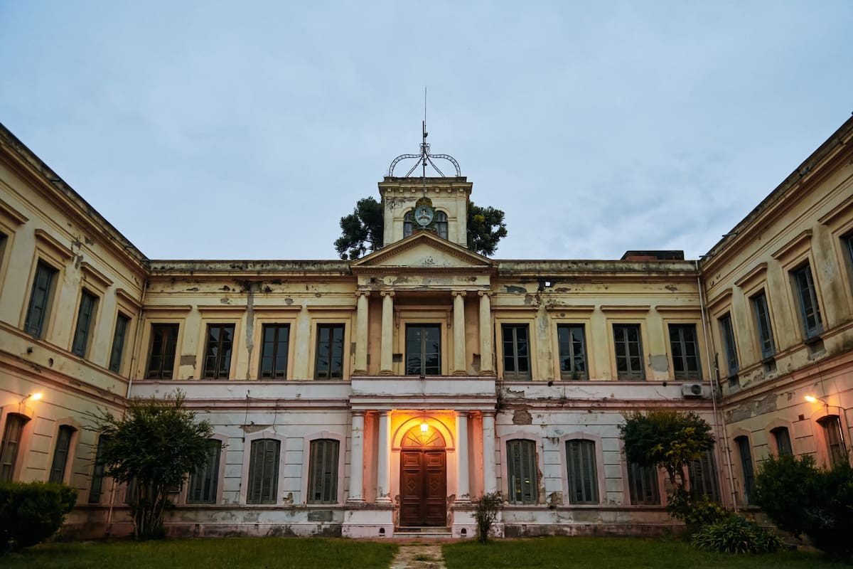 El Reino, la serie que triunfa en Netflix Argentina, además de por su elenco se destaca por sus imponentes locaciones