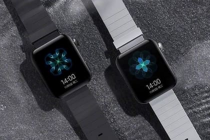 El reloj de Xiaomi cuenta con un diseño rectangular y una corona visible, dos rasgos distintivos que se asemejan al diseño de Apple