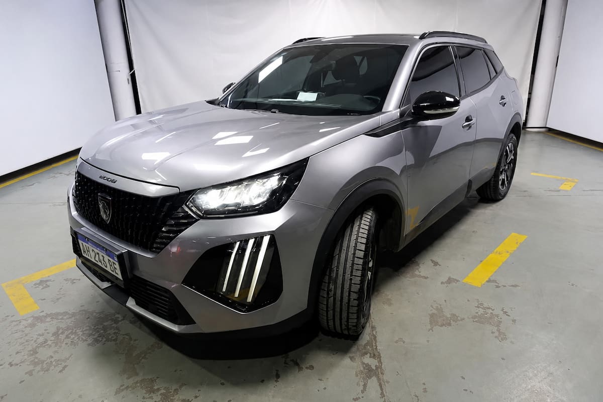 El remate cuenta con motos, SUV y pickups