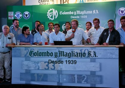 El remate de Colombo y Magliano en Expoagro reunió 414 lotes de 15 provincias y colocó 38.051 cabezas en una jornada de más de 14 horas, en un mercado marcado por la fuerte demanda de hacienda