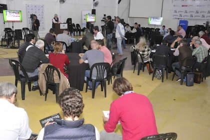 El remate por TV en el auditorio de la Rural de Chaco