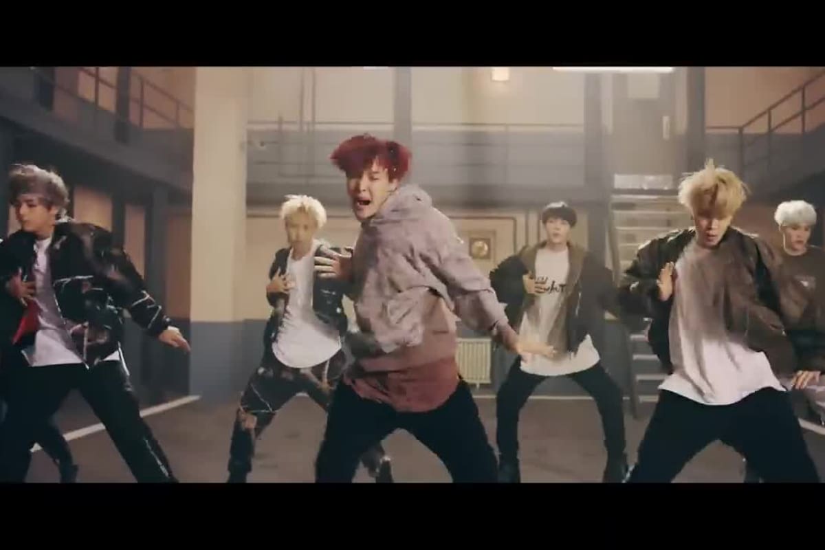 El remix de "MIC Drop", BTS con Steve Aoki. The Economist llamó a BTS “the world’s biggest boy band”.