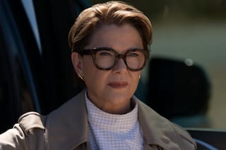 El renacer de una villana inesperada: Annette Bening regresa al crimen y los negocios oscuros