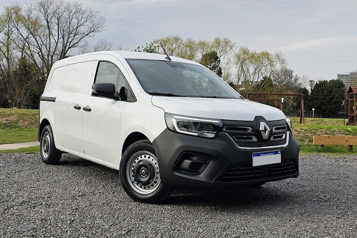 El Renault Kangoo E-Tech es más grande que su hermano a combustión Express