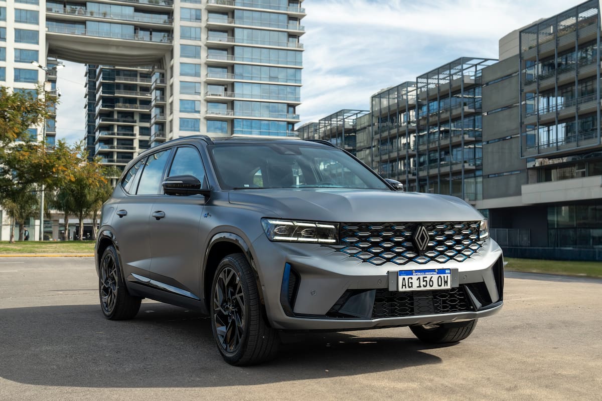 El renovado Renault Koleos estrena motorización híbrida en una de sus versiones