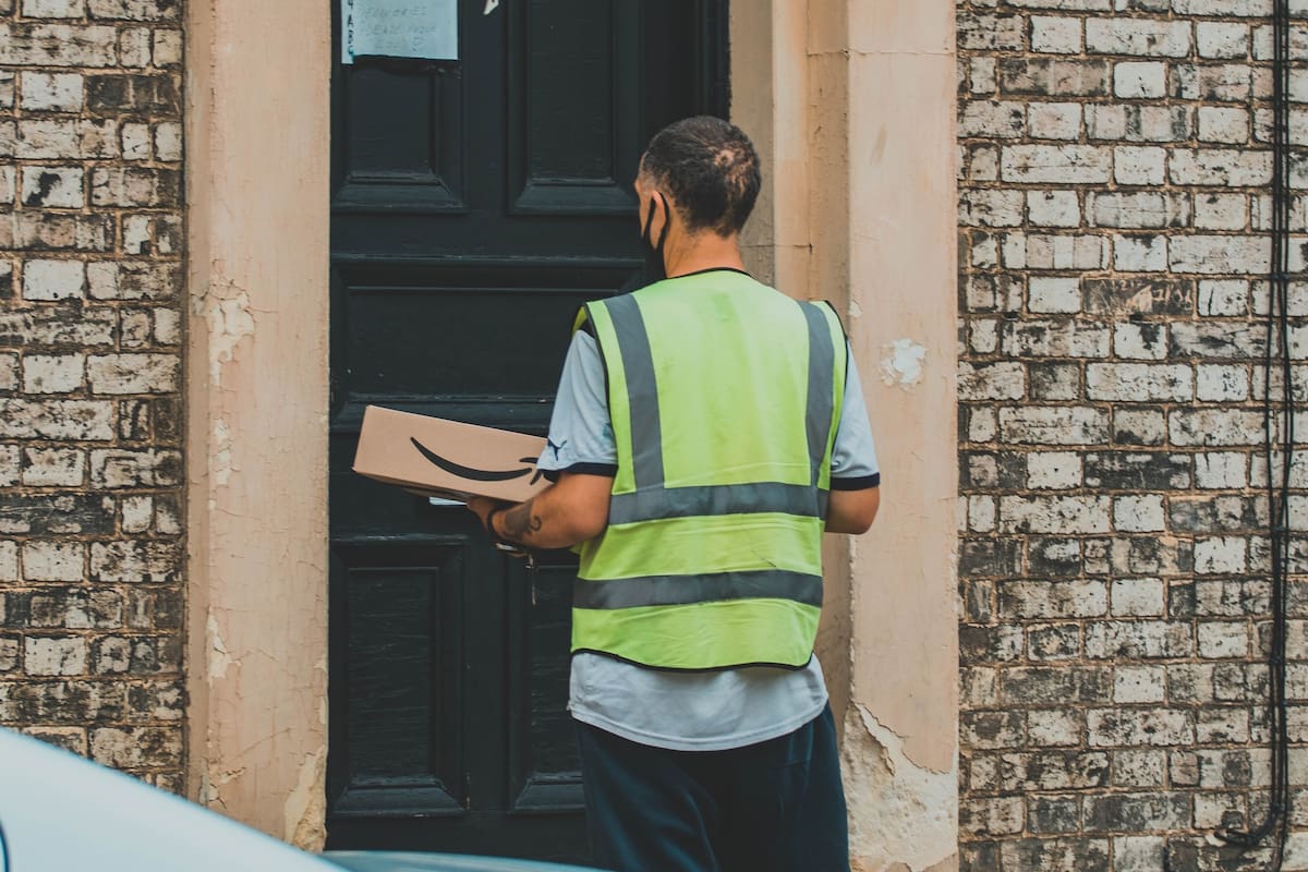 El repartidor de Amazon tuvo una racha de buena suerte al jugar la lotería