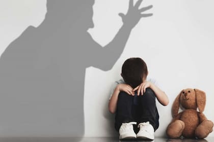 El reporte advierte sobre la persistencia de prácticas violentas en la crianza