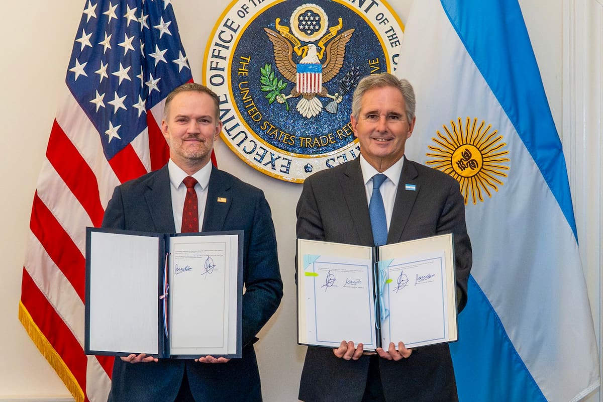 El representante comercial de Estado Unidos, Jamieson Greer, y el canciller Pablo Quirno, en Washington