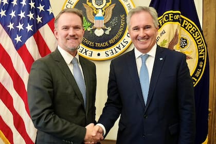 El representante comercial de Estados Unidos, Jamieson Greer, y el canciller Pablo Quirno, en Washington