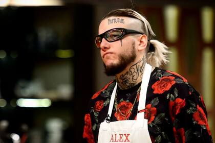 El representante de Alexander Caniggia lo defendió luego de que trascendiera un fuerte reclamo de los dueños de hamburgueserías