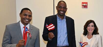 El representante Ritchie Torres, el vicegobernador Antonio Delgado y la gobernadora Kathy Hochul se perfilan como los principales candidatos demócratas para disputar las primarias en el estado