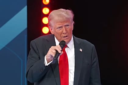 El republicano participó en el foro "Los Latinos Preguntan... Donald Trump responde"